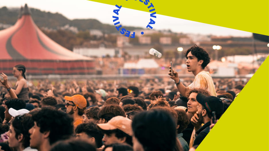 YOUR GUIDE TO VLOGGING FESTIVAL SEASON